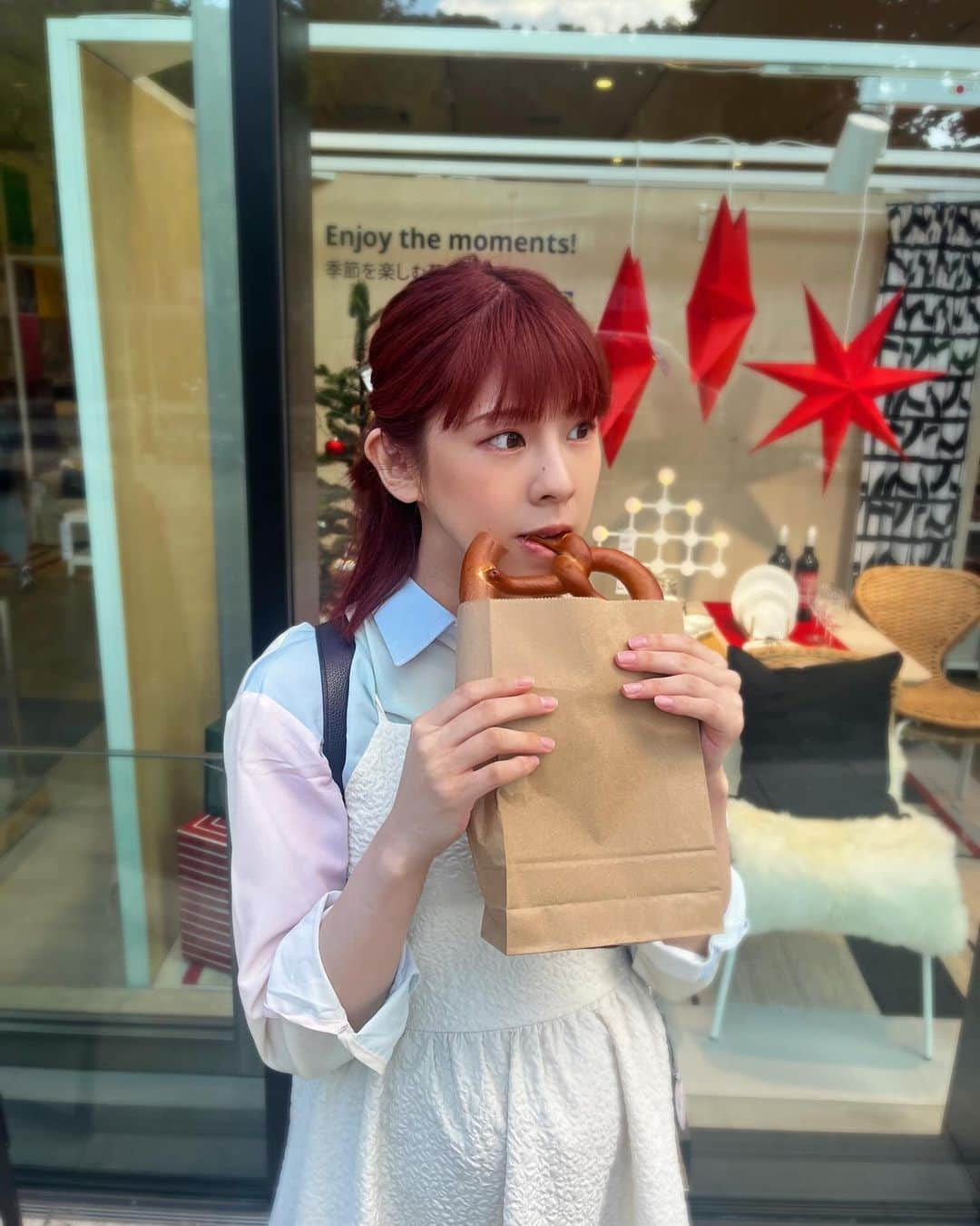 桜花りなさんのインスタグラム写真 - (桜花りなInstagram)「【🥨】 私の大好きなプレッツェル🥨!! 久しぶりに食べたらとっても美味しくて 幸せ気分になってしまった〜!!!!! プレッツェル、スコーン、味なしパン めっちゃ好きだから痩せたら沢山食べたい! ・ ・  #IKEA  #プレッツェル  #グルメ  #原宿」11月5日 17時41分 - xxyuricornxx