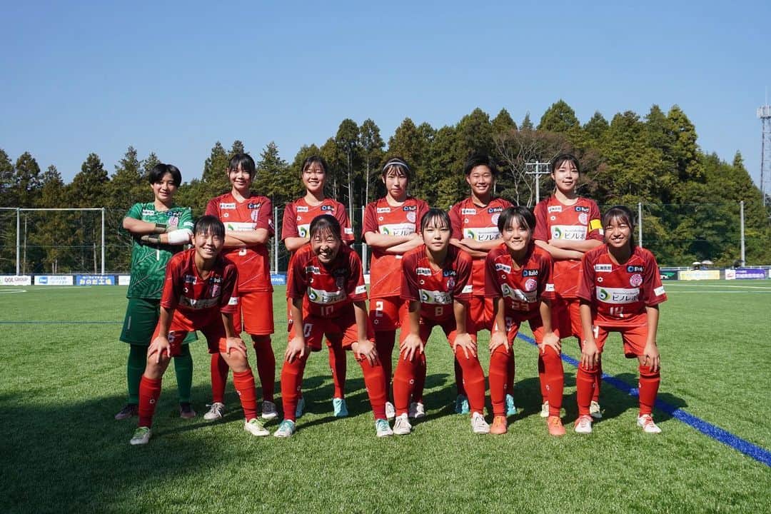 sfidaのインスタグラム：「. sfidaユニフォームを纏う #茨城フットボールアカデミー @ibaraki_fa   11/3に行われた茨城県女子サッカーリーグ1部 後期第2節 vsつくばFCレディースユース戦では今季最多の16得点を奪い、見事な勝利。  民間では全国初となる全寮制女子サッカーアカデミーである茨城FA。その挑戦をsfidaは全力で応援し続けます。  #茨城FA  #sfida #スフィーダ #女子サッカー」