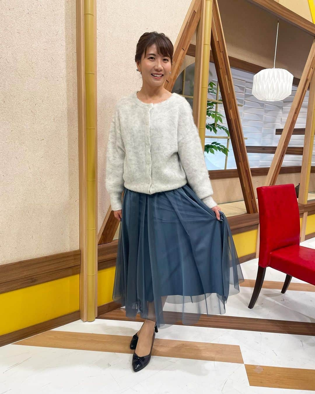 東條麻依子さんのインスタグラム写真 - (東條麻依子Instagram)「プライド衣装とヘアメイク🍁 ふわふわトップス  3枚目何かを話しています笑  👗Te chichi  💇‍♀roijir   #衣装#テチチ#roijir#アナウンサー #プライドせとうち経済のチカラ#東條麻依子#女子アナ#インスタ#instagood #instagram #instalove#instafashion #hair #hairstyle#fashion#岡山#香川 #秋コーデ #青#ふわふわトップス」11月5日 17時50分 - maiko_tojo