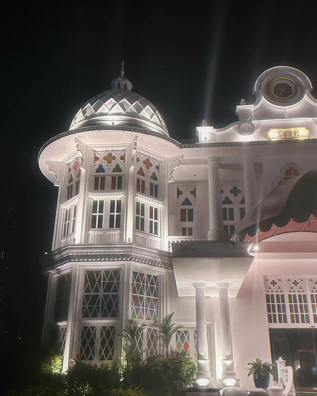 星野めいさんのインスタグラム写真 - (星野めいInstagram)「これにて旅の投稿はいったん終了*⋆✈ 毎日夜にこんなキラキラなホテルに帰れるの嬉しかったな⭐️   #プーケット #プーケット旅行　#女子旅　#thailand  #タビジョ　#phuket  #movenpickmythpatong」11月5日 17時49分 - pometaaan