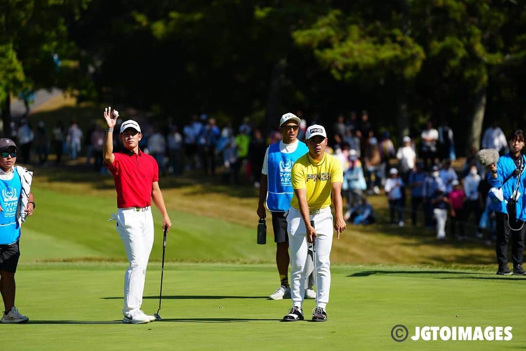  JGTO 男子プロゴルフツアーさんのインスタグラム写真 - ( JGTO 男子プロゴルフツアーInstagram)「「マイナビABCチャンピオンシップゴルフトーナメント」最終ラウンド⛳️  中島啓太が自身初となる逃げ切りで、今シーズン3勝目、ツアー通算4勝目を挙げました👏  今回の優勝で、パナソニックオープンぶりとなる賞金ランキングトップに浮上✨  #jgto  #golftournament  #男子ゴルフ #マイナビABCチャンピオンシップゴルフトーナメント #マイナビ #abcゴルフ倶楽部 #中島啓太 #4勝目」11月5日 17時55分 - japangolftour