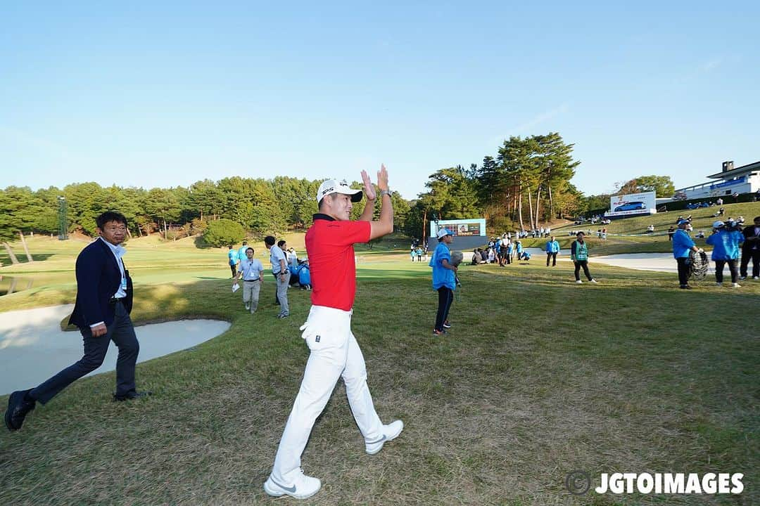  JGTO 男子プロゴルフツアーさんのインスタグラム写真 - ( JGTO 男子プロゴルフツアーInstagram)「「マイナビABCチャンピオンシップゴルフトーナメント」最終ラウンド⛳️  中島啓太が自身初となる逃げ切りで、今シーズン3勝目、ツアー通算4勝目を挙げました👏  今回の優勝で、パナソニックオープンぶりとなる賞金ランキングトップに浮上✨  #jgto  #golftournament  #男子ゴルフ #マイナビABCチャンピオンシップゴルフトーナメント #マイナビ #abcゴルフ倶楽部 #中島啓太 #4勝目」11月5日 17時55分 - japangolftour