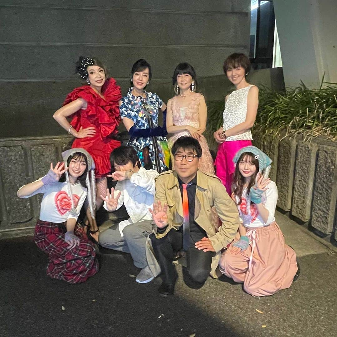 渡辺満里奈さんのインスタグラム写真 - (渡辺満里奈Instagram)「. 昨日は日比谷野音のイベントに参加しました！  @jwave813 & @nighttempo  prsent 日比谷野音100周年 「ザ・ナイトテン 4」  @missmakinomiya  @yuyuhayami  @iyo14_official  @fancylabo  野宮真貴さん 早見優さん 松本伊代さん と共にステージに立たせていただきました🥹♥️  MCはナイトテンポくんと @kameda_kamera  さん。 私にとって80年代前半組は後半組と一線を画するんです！ 小中学生の時に聴いていたアイドルスターと一緒になんて！ 感無量でございました。 しかも、みんな気さくで自然体で面白くて、最高に素敵な女性なんです。 自分のステージも温かい観客の皆さんと楽しみましたが、その後観客席横すみっこで大盛り上がりしてました。  調子乗って踊ってたので、本日はもぬけの殻です😂  こんな機会を与えてくださったナイトテンポくん、J-WAVEのスタッフの皆さまに感謝です！  観にきてくださった皆さまもありがとうございました！」11月5日 18時07分 - funnyfacefunny