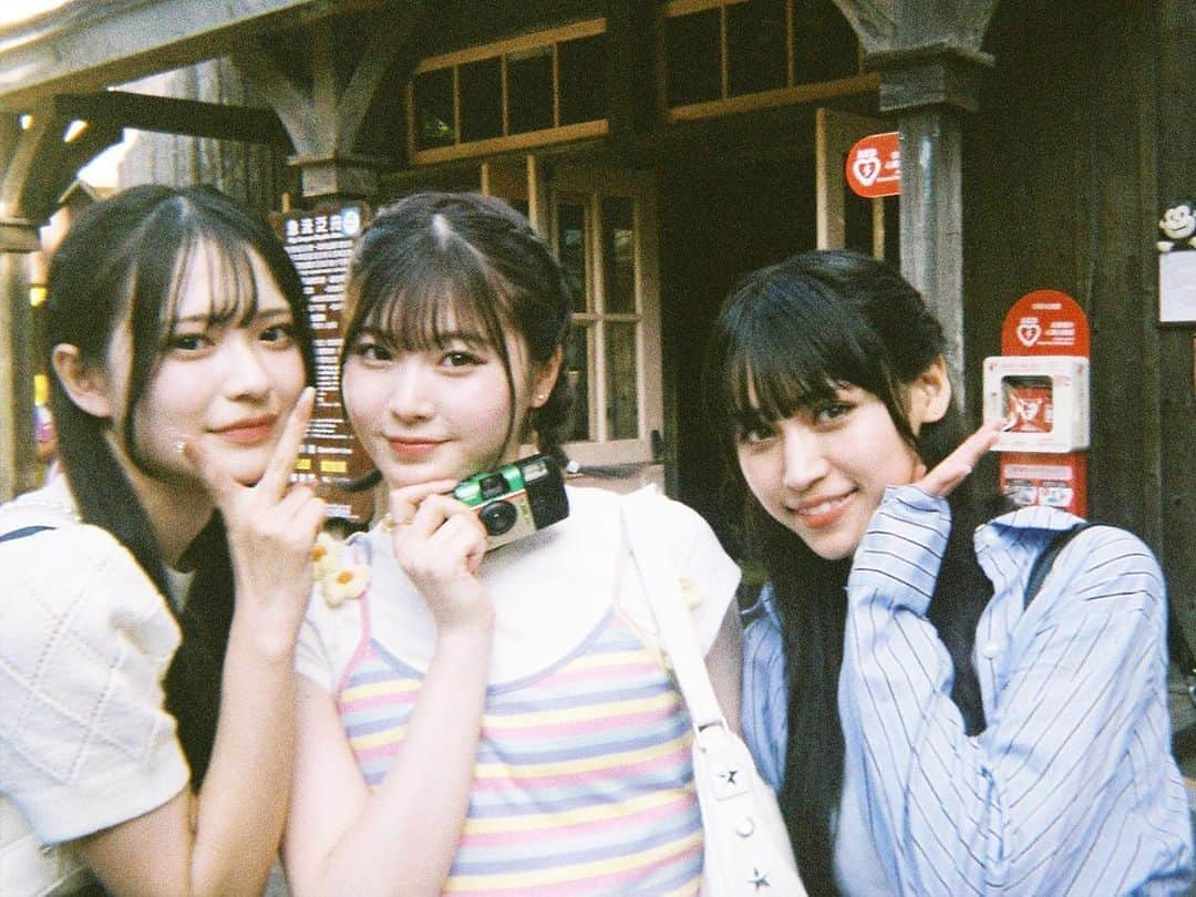 今日好き　公式アカウントのインスタグラム：「テーマパークでの写ルンです📸  明日よる10時から最新話！ いよいよ告白前夜に突入🌙  2日目夜のレストラン、2ショットを メンバーの恋はどんな展開に...🥺❤️？  ━ ━ 𝗠𝗘𝗠𝗕𝗘𝗥 ━ ━  #アンジーひより ( ひより ) @a.hiyori_0407  #大竹愛美 ( あみ ) @ami_22083  #永松芽麗 ( めいり ) @meiri_02  #ゆあん ( ゆあん ) @yu_2006_1103  #吉田羽花 ( わか ) @waka.yoshida_   #呉愁真 ( しゅうま ) @kure_shuma  #富口大夢 ( ひろむ ) @bigdream2008  #林奇跡 ( きせき ) @h__kiseki  #矢口昂歩 ( たかと ) @baretakunai_18  #古沢わつらふ ( わつらふ ) @vvatsw   ━ ━ ━ ━ ━ ━ ━ ━  #今日好きになりました #今日好き台北編 #今日好き #台北編 #jkブランド #jk1 #jk2 #jk3 #LJK #jkの素敵な思い出 #jkにしかできないこと #青春 #アオハル #恋愛 #海外旅行 #台湾旅行 #台湾 #台北 #Taiwan」