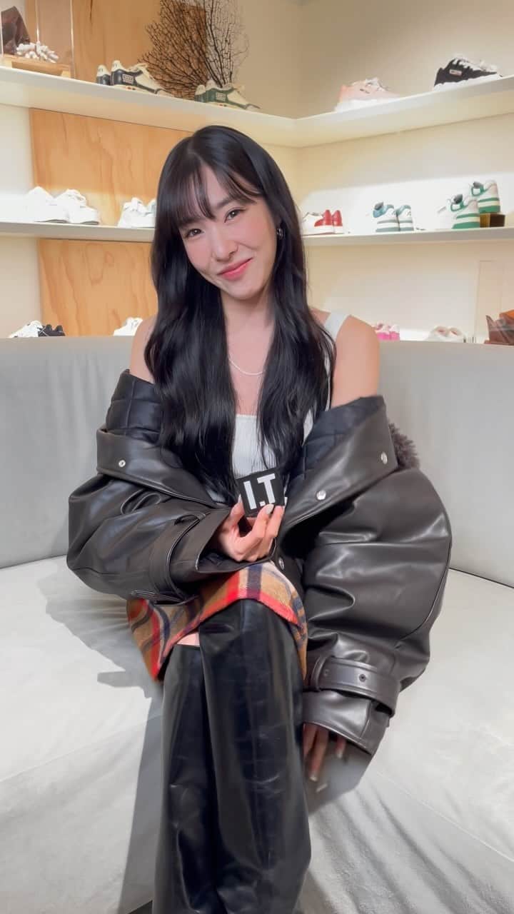 I.T IS INSPIRATIONのインスタグラム：「Korean celebrity Tiffany Young attended the I.T Hysan One store, sharing not only her feelings but also her outfits from @bapy_official with us.  #ithk #iteshop #tiffanyyoung #bapy」