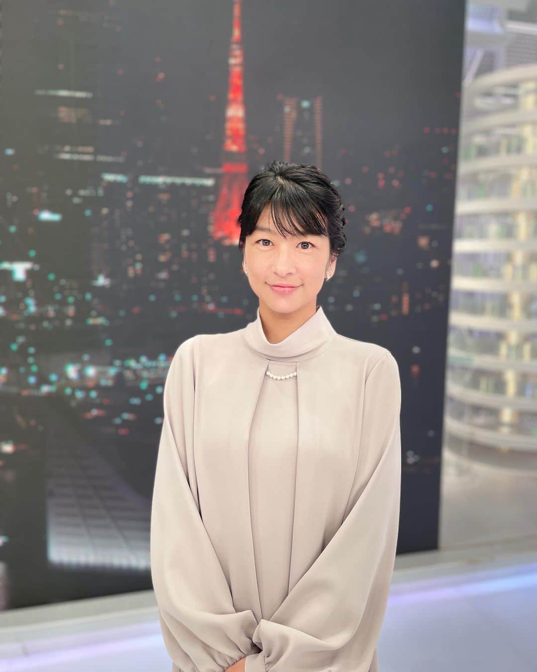 フジテレビ「プライムニュース イブニング」さんのインスタグラム写真 - (フジテレビ「プライムニュース イブニング」Instagram)「まだ来週も暖かい日が続きそうです。 秋のお出かけを楽しめるといいですね。  そして！今夜は日本シリーズ第７戦。 関西対決の行く末は…  今週もご覧頂きありがとうございました。  #生野陽子 @yoko_shono #奥寺健 @fujitv_announcer #杉原千尋 @chihiro.sugihara #勝野健 @ken.katsuno #フジテレビ  #アナウンサー  #ニュース」11月5日 18時16分 - livenews_it