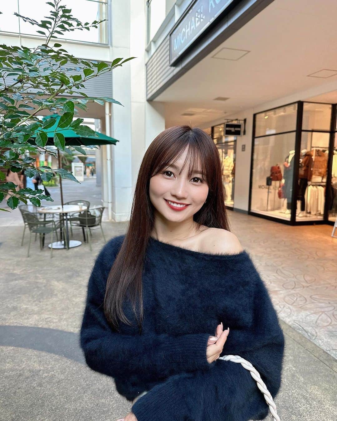 細沼紗花さんのインスタグラム写真 - (細沼紗花Instagram)「.  お上品なコーディネートがすき👜  . #秋コーデ#秋ネイル」11月5日 18時17分 - sayaka_hosonuma
