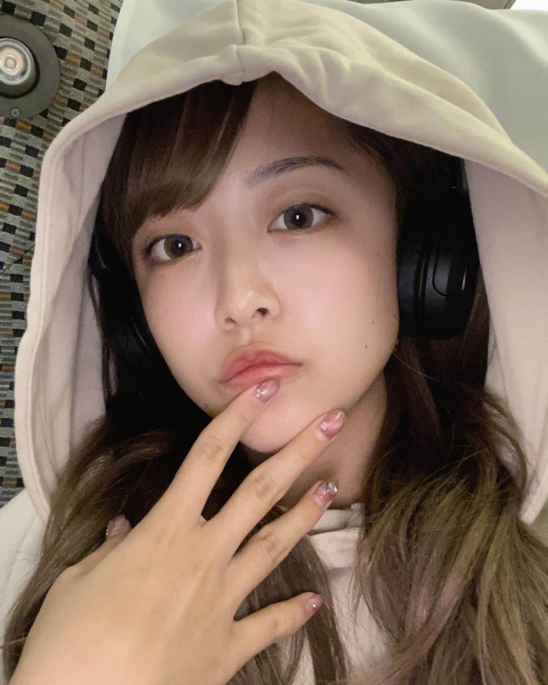 大木美里亜（みりちゃむ）さんのインスタグラム写真 - (大木美里亜（みりちゃむ）Instagram)「長距離移動は、基本すっぴんです✌️  昔と比べたらだいぶ肌綺麗になったな〜」11月5日 18時24分 - mirichamu_0710