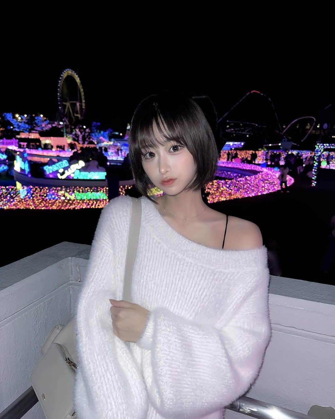 金子みゆのインスタグラム：「🎡  初、よみうりランドだった！ イルミネーション素敵すぎた、、、、、  また行きたいな🥺✨   #よみうりランド  #イルミネーション」