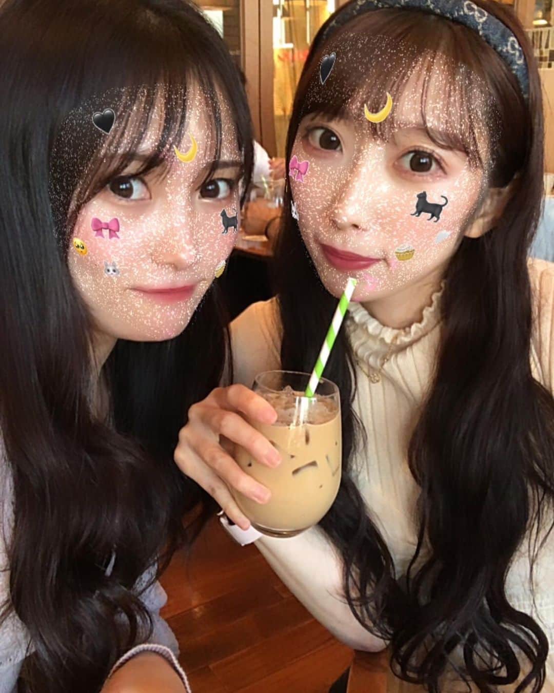 愛迫みゆさんのインスタグラム写真 - (愛迫みゆInstagram)「ゆりちゃんとカフェタイム☕️💕 定期的に会わないと おかしくなるような体になってます🫣✨笑  ずっと話し止まらないし くだらない話で笑うし  ゆりちゃんといると ハッピーな気持ちになるし 本当に自分の事のように 相手の幸せを願える "大切な親友"ってゆう存在がいる事自体が嬉しいです (っ´ω`c)💕  ゆりちゃんとの写真載せると みゆりりんだーって 皆が喜んでくれるのも ほっこりします(*`・ω・*)ﾉ💕  みゆりりんは永遠です👭✨  好きな事して好きな友達に会って のんびり過ごす時間を 楽しんでいます(・ω・) 💕  11月に入ったので 誕生日月だー🌕✨ でも生誕ライブないのが 何年振りすぎて変な感じです 会いたいです🥺✨✨  また更新するね！！！  #みゆりりん #カフェ #cafe」11月5日 18時36分 - aisakomiyu