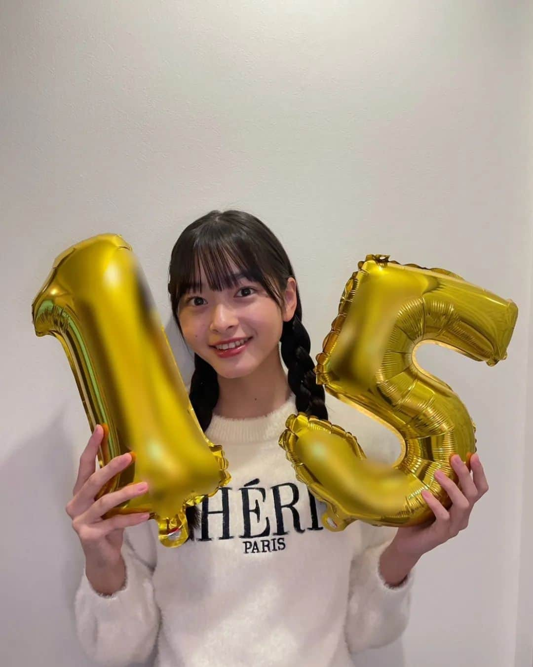 滝口芽里衣のインスタグラム：「.  11/4で15歳になりました🙌🏻  みなさんたくさんのお祝いメッセージ本当にありがとうございます‼️  モデルとしても女優としても成長できる一年にしたいと思います✊🏻  引き続き応援よろしくお願いします🙌🏻  #セブンティーン #seventeen #専属モデル #model #15歳 #皆さんのコメントが励みになっています#感謝 #成長  #スターダストプロモーション #滝口芽里衣 #ljc #jc3 #08」