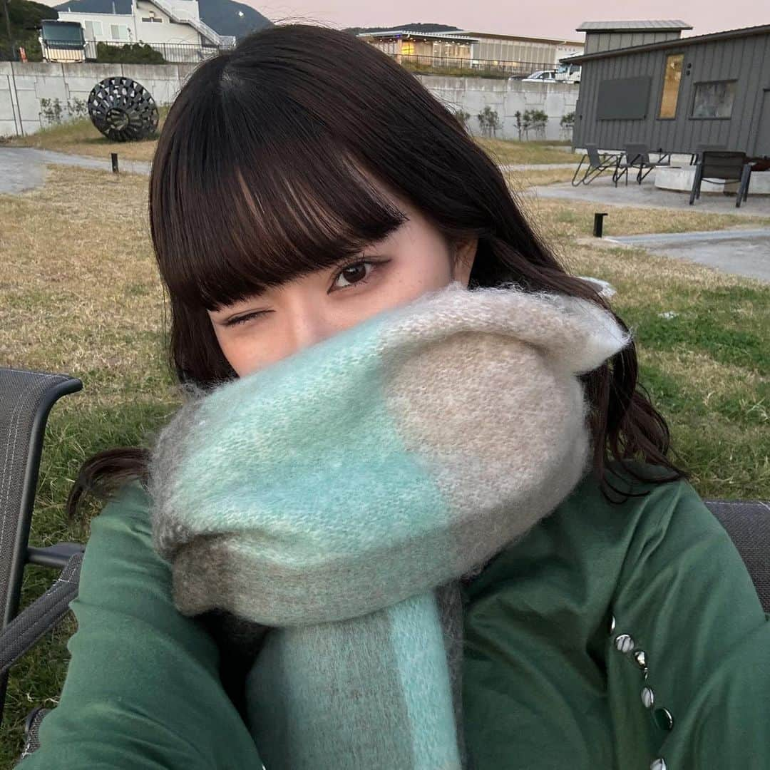 鈴木菜々さんのインスタグラム写真 - (鈴木菜々Instagram)「. 緑のマフラーに緑のお洋服🤭 和歌山旅行の思い出はまた載せよっと🤭🤭」11月5日 18時55分 - nnmg__