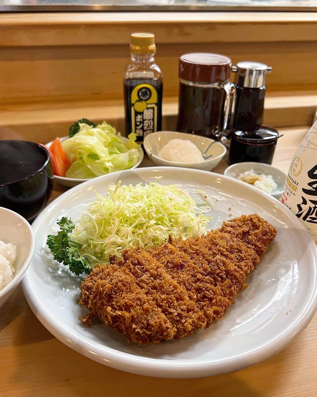 井上茉倫（月神まりな）さんのインスタグラム写真 - (井上茉倫（月神まりな）Instagram)「関内でプロレス観戦後 野毛でお疲れさまのハシゴ酒🥂 リアラファンの皆さま リアラちゃんをお預かり致しました🙇🏻‍♀️🙇🏻‍♀️  野毛での時間が美味しすぎて もう一回時間戻したいなとか 余韻に浸りたいけど 今日この後の打ち合わせが ドキドキソワソワしていて 楽しみで息が止まりそうで一日混乱してる  さぁ行ってきます💗  三連休 有意義に過ごせましたか？」11月5日 18時55分 - inoue_marin