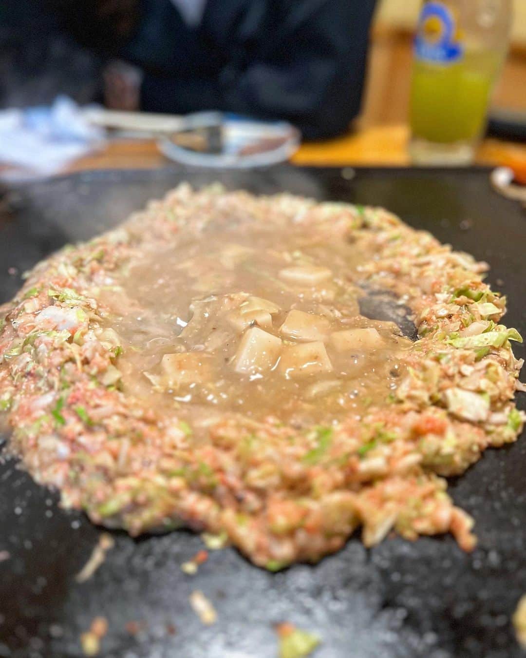井上茉倫（月神まりな）さんのインスタグラム写真 - (井上茉倫（月神まりな）Instagram)「関内でプロレス観戦後 野毛でお疲れさまのハシゴ酒🥂 リアラファンの皆さま リアラちゃんをお預かり致しました🙇🏻‍♀️🙇🏻‍♀️  野毛での時間が美味しすぎて もう一回時間戻したいなとか 余韻に浸りたいけど 今日この後の打ち合わせが ドキドキソワソワしていて 楽しみで息が止まりそうで一日混乱してる  さぁ行ってきます💗  三連休 有意義に過ごせましたか？」11月5日 18時55分 - inoue_marin