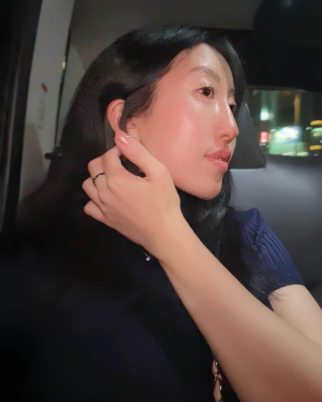 井上茉倫（月神まりな）さんのインスタグラム写真 - (井上茉倫（月神まりな）Instagram)「関内でプロレス観戦後 野毛でお疲れさまのハシゴ酒🥂 リアラファンの皆さま リアラちゃんをお預かり致しました🙇🏻‍♀️🙇🏻‍♀️  野毛での時間が美味しすぎて もう一回時間戻したいなとか 余韻に浸りたいけど 今日この後の打ち合わせが ドキドキソワソワしていて 楽しみで息が止まりそうで一日混乱してる  さぁ行ってきます💗  三連休 有意義に過ごせましたか？」11月5日 18時55分 - inoue_marin