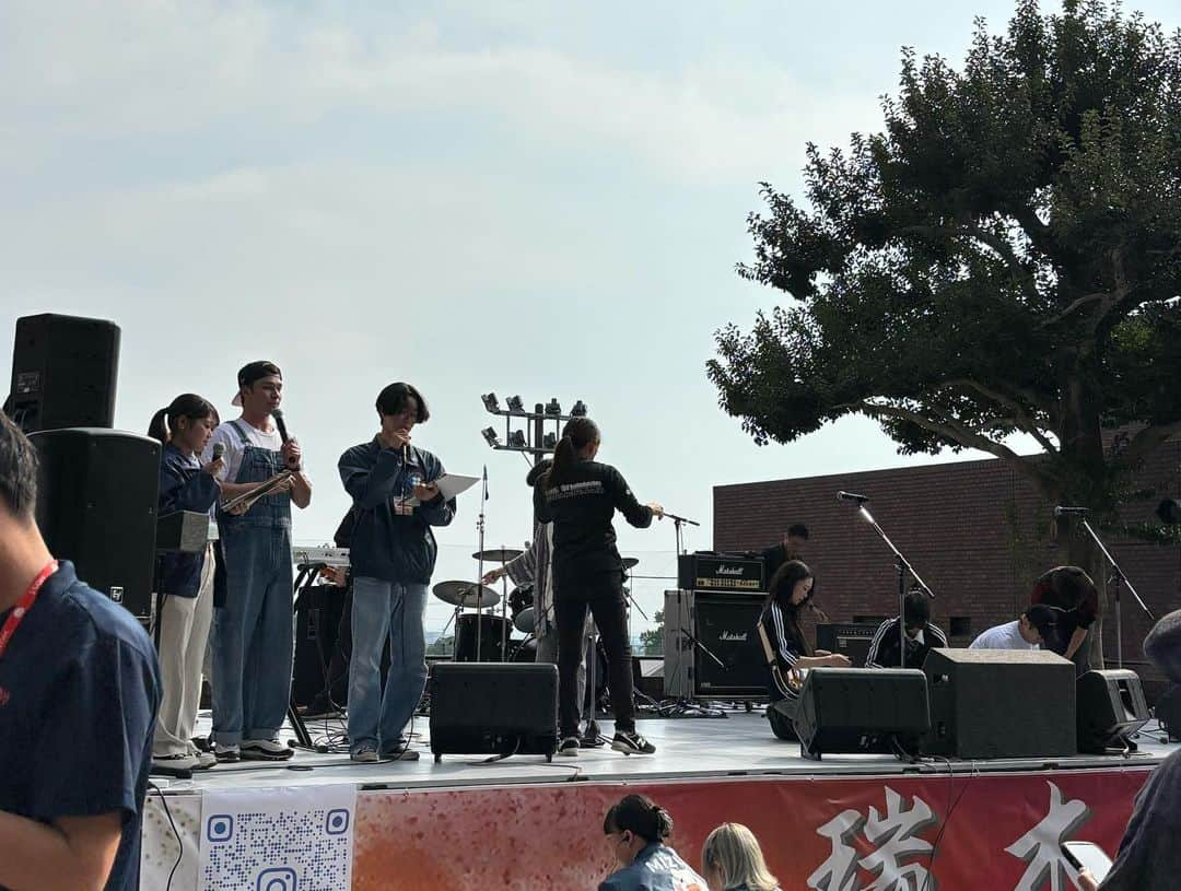 マーティンさんのインスタグラム写真 - (マーティンInstagram)「. 産業能率大学湘南キャンパス学園祭、瑞木祭にスペシャルMCとして呼んでいただきました！  もうみんな最高！最高すぎる！！！ 僕が楽しませていただきました！！！  実行委員会の皆さん、お疲れさマーティン！！！ 産能大のみんな、遊びに来てくれた方、ありがとうございマーティン！！！  #瑞木祭 #産業能率大学 #学園祭 #みづニャン #yesマーティン #いただきマーティン」11月5日 18時56分 - martin.world