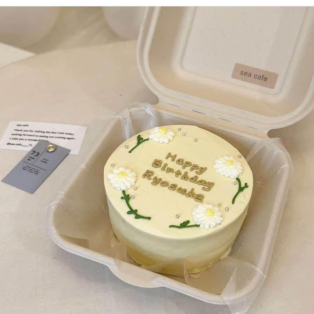 4meee!さんのインスタグラム写真 - (4meee!Instagram)「【ちょっと特別💕センイルケーキアイデア🍰】  お誕生日ケーキの定番になりつつある 韓国の”センイルケーキ”🧁  日本のとは違ってアイデアやデザインが 独特でかわいいと今や定番に！  センイルケーキとは韓国語で『誕生日ケーキ』 생일（誕生日）케이크（ケーキ）  セミオーダーやフルオーダーできるお店や アカウントも増えているよ🧁 さまざまなアイデアを、参考にしてくださいね♪  -----photoby💌----- @__7112tj @______681r @ponpoco0807 @tomo_3.9 @hsrrom  #本人不在の誕生日会 #ケーキ #セミオーダーケーキ #オーダーケーキ #誕生日ケーキ #センイルケーキ #オーダーケーキ専門店 #オリジナルケーキ #ケーキ #バースディケーキ #サプライズケーキ #プリンセスケーキ #リボンケーキ #バースデーサプライズ #バースデーケーキ #誕生日サプライズ #誕生日ケーキ #記念日ケーキ #リボンケーキ #3dケーキ #推しケーキ #推し活ケーキ #ドルチェマリリッサ #ロンドンカップケーキ #cakewith  #センイル」11月5日 18時56分 - 4meee_com