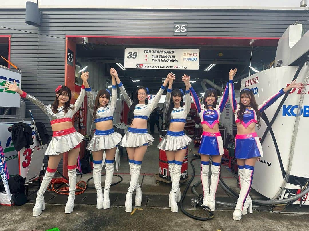 生田ちむさんのインスタグラム写真 - (生田ちむInstagram)「2023WAKO'SGIRLSとして 今シーズンも #39 TGR TEAM SARDを応援できて良かったです！🥺 一緒に最後まで駆け抜けてくれてありがとう🙏 ステージも全力！物販サイン会も全力！ 決勝は15番手スタートから7位。 シリーズ9位でした。 1年間ありがとうございました！  2023WAKO'SGIRLS 生田ちむ.」11月5日 19時05分 - 1224chimu