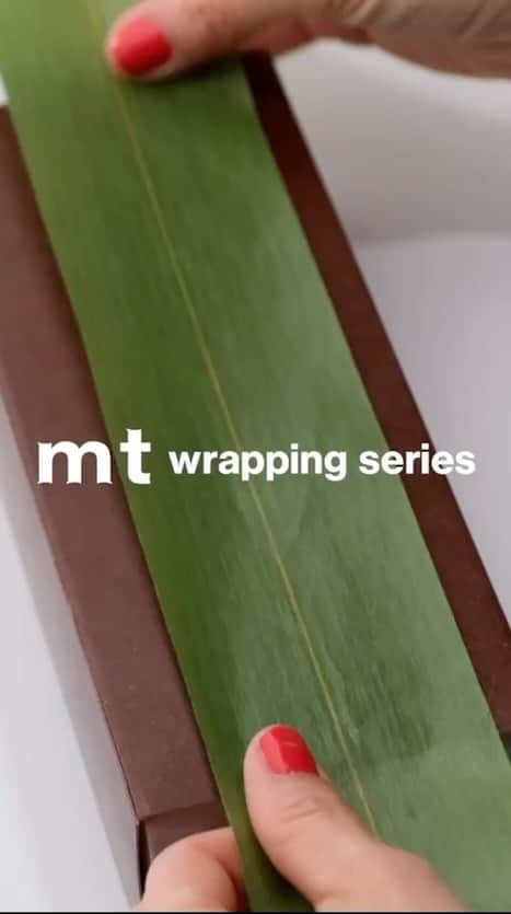 mt masking tapeのインスタグラム：「🚌🚌🚌♬ 紙と粘着で ラッピングをもっと豊かに！ 「mt wrapping series」を体験しよう！  ただいま九州地区のパッケージプラザ様３店で『ｍｔ×WRAPPING』キャラバンカーイベントを実施しています。サンプル配布やイベント限定テープ、ガチャもありますので、ぜひこの機会にお試しください。  「mt wrapping series」詳しくはこちら https://www.masking-tape.jp/lineup/special/wrapping-series/  イベントの詳細は、以下の専用アカウントにてご覧いただけます。 @mt_maskingtape_event　  #マステ沼 #カモ井加工紙 #カモ井 #kamoi #mtマスキングテープ #mtmaskingtape #カモ井加工紙株式会社 #マステ好きな人と繋がりたい #文房具好きな人と繋がりたい #mtマステ #diy #マスキングテープ活用法 #マステ活用法 #マステ #ラッピング #mtwrappingseries #wrapping」