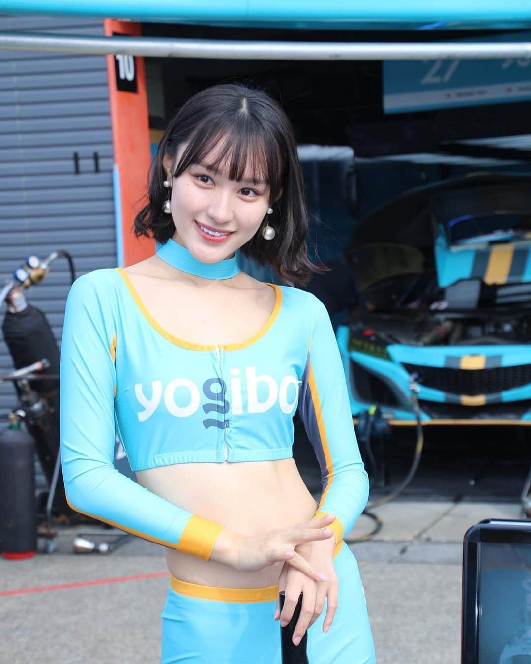 早乙女るなのインスタグラム：「SUPERGT最終戦お疲れ様でした！  この1年でレース以外の場所でもYogiboのお姉さんだと沢山言っていただけて！ Yogibo、YogiboRacingの広告塔として誇りを持って活動できました♡  それも温かいYogiboチームの皆様、そしてなによりRunarのおかげです♡本当にありがとうございました🫡しあわせ！来年もサーキットで会えますように！！！  #YogiboRacing #yogibo #レースクイーン #RQ #栃木 #もてぎ #モビリティリゾートもてぎ #スーパーGT #モータースポーツ好きな人と繋がりたい #21y #スタイルアップ #ロングブーツ #ショートパンツ #japanesegirl #asiagirl」