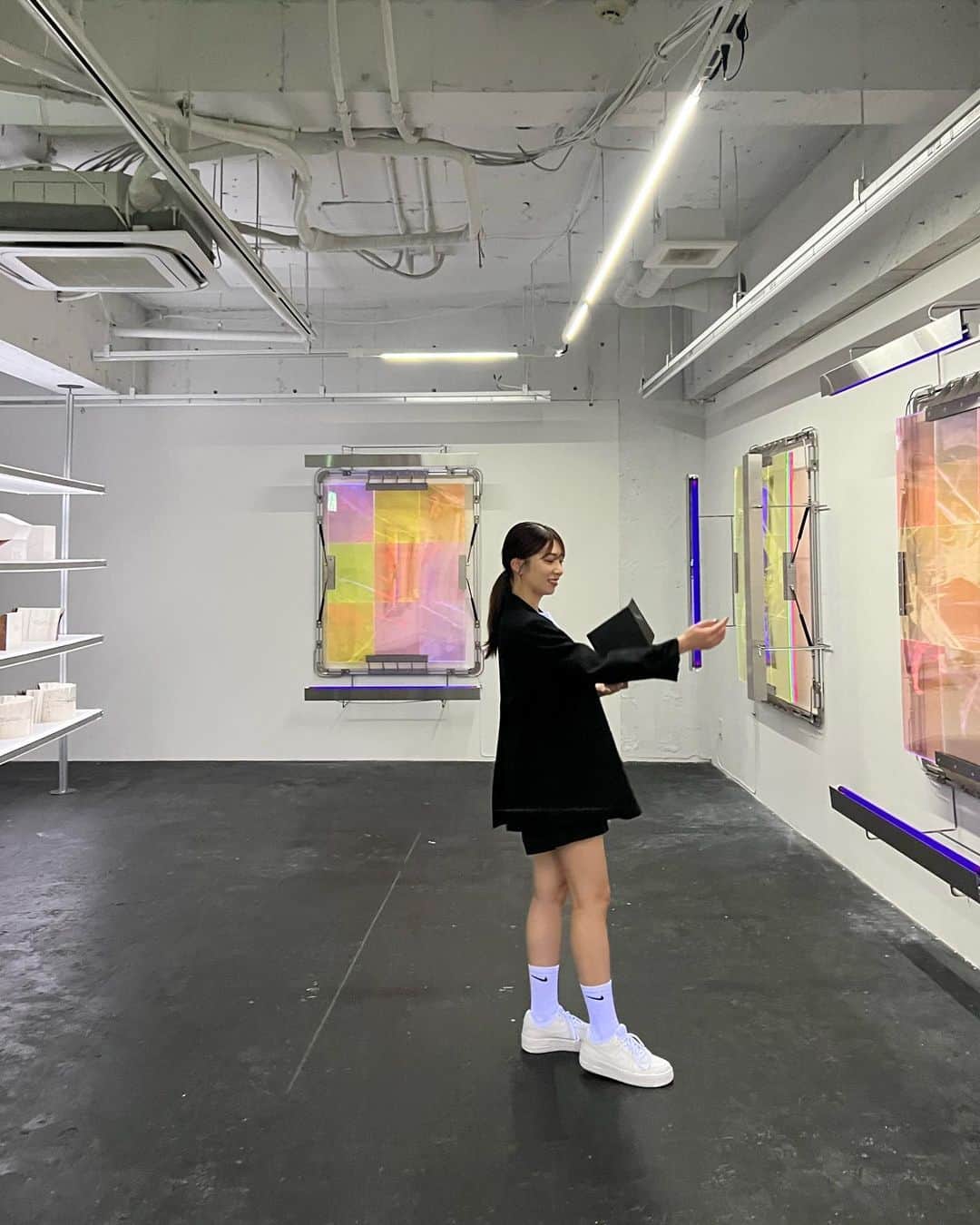山岸逢花のインスタグラム：「🖤🖤  韓国で去年買ったジャケットが大活躍してる⚫️」