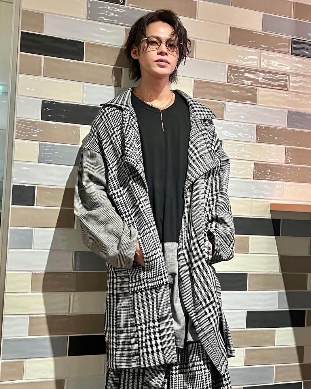 上田竜也のインスタグラム：「インライで 私服の全身を見たいです。 が多かったので見してやろう  優男だね 俺  良い男だね 俺  #モデル #も #似合いそうだね俺 #優男 #と書いて #上田竜也 #と読む」