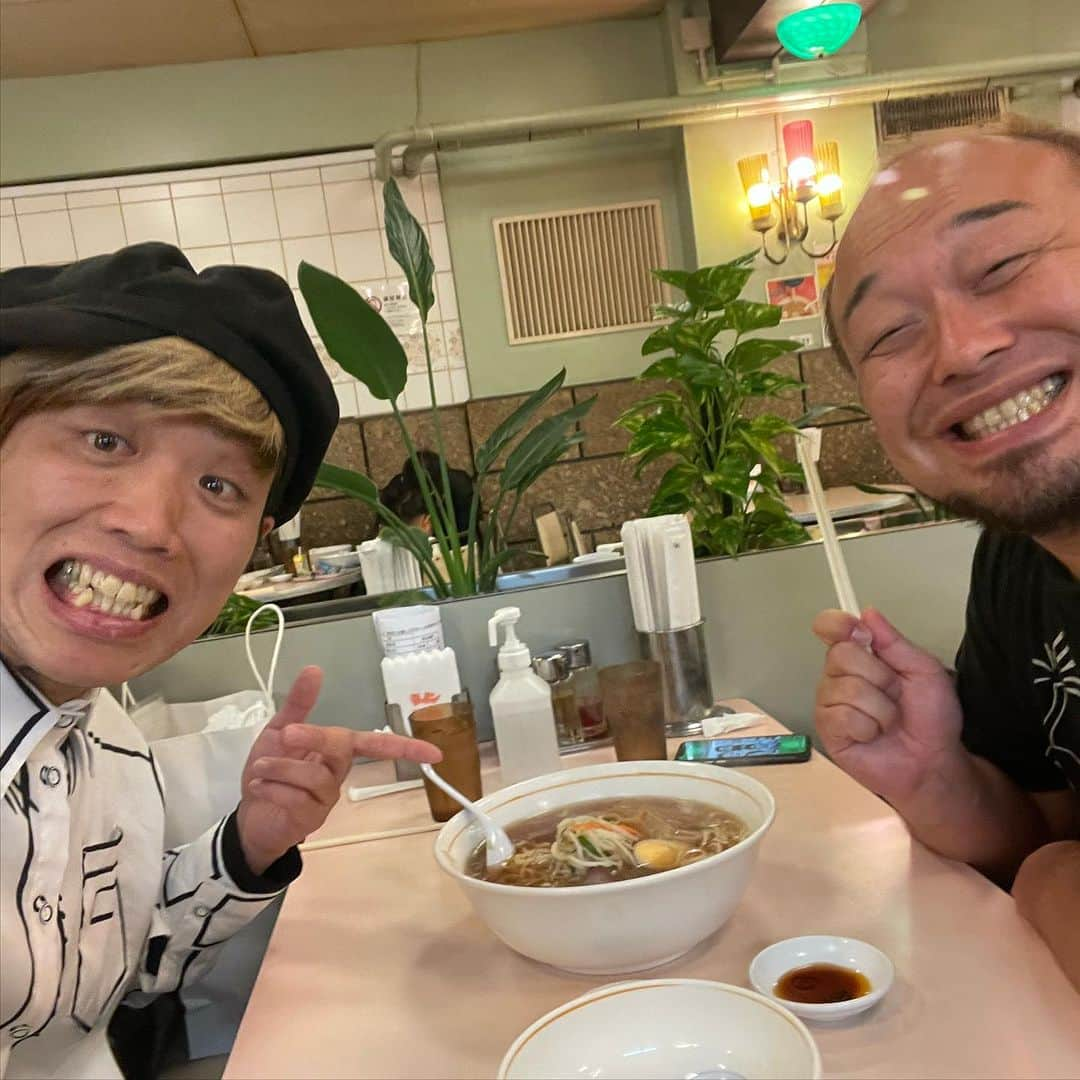 けんじるさんのインスタグラム写真 - (けんじるInstagram)「シャープ+よしもとイベント inヤマダデンキ鴨宮店  4.5日とお越しくださいましたお客様ありがとうございます‼️  終わりでアホマイルド坂本さんと激ウマ街中華をご馳走になりました〜！」11月5日 19時32分 - kenjiru0318