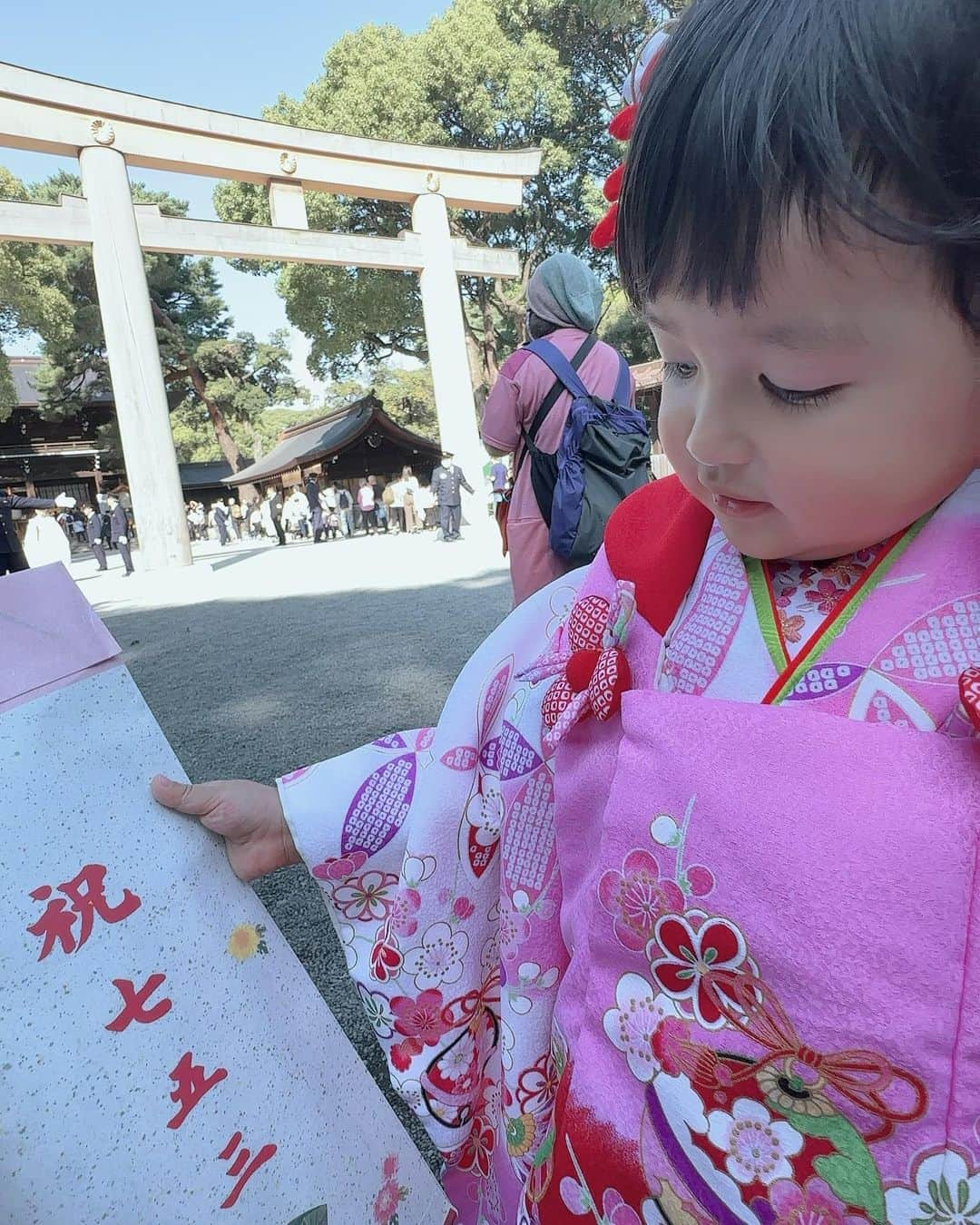 川崎希さんのインスタグラム写真 - (川崎希Instagram)「千歳飴さまさま👘🙏🏻✨  #七五三　 #千歳飴　 #千歳飴に何回も救われた」11月5日 19時34分 - kawasakinozomi