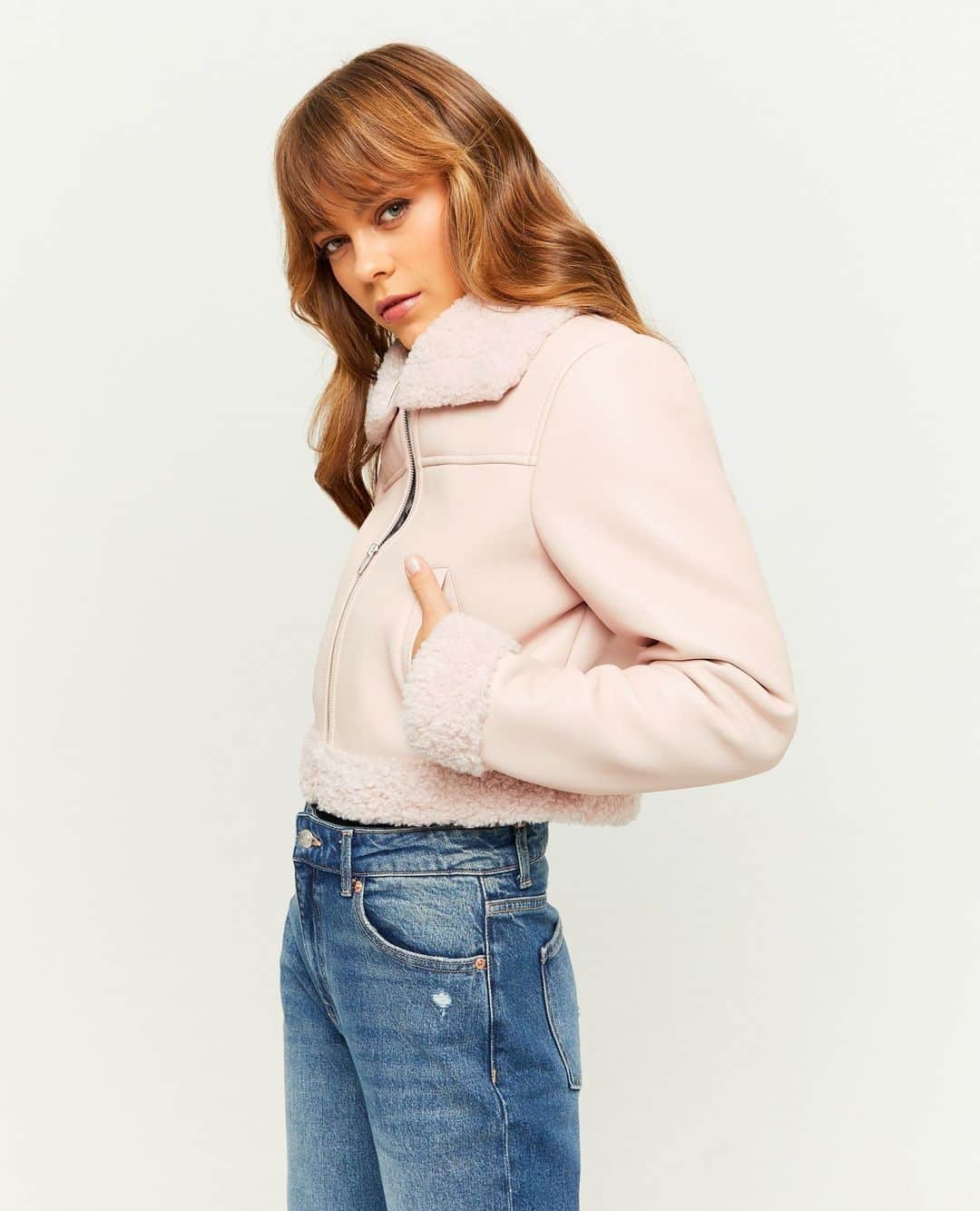 TALLY WEiJLさんのインスタグラム写真 - (TALLY WEiJLInstagram)「Take a swipe through your next fav jackets you’ll want to live in for the rest of the szn ✨🍂」11月5日 19時45分 - tally_weijl