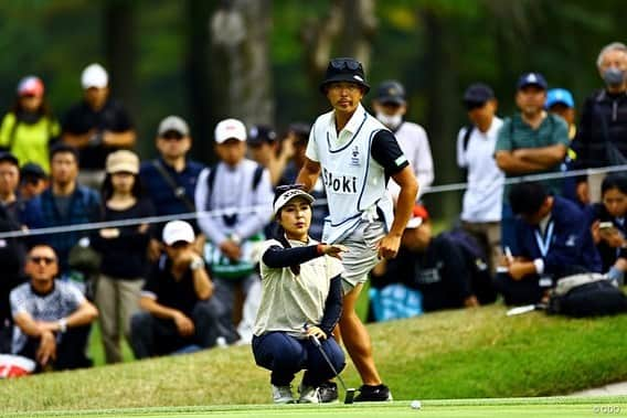 青木瀬令奈さんのインスタグラム写真 - (青木瀬令奈Instagram)「. TOTO JAPAN CLASSIC⛳️ 応援ありがとうございました😊⛳️ . #totojapanclassic  #太平洋クラブ美野里コース  . もう少し。 ひとつひとつ悔しいところはありますが おかげさまで久しぶりのTOP10入りができました🙇 . 先週の日曜日に練習として ラウンドさせて頂き とてもよい調整ができましたし 練習日にはトラックマンでデータを見ながら 打点のイメージを調整して ショットがだいぶ良くなってきたのと パッティングに関しては 久しぶりに良い感覚で 狙ったところに打てるようになったので バーディ合戦になんとか食らいつきながらも 置いていかれないように必死でした🥹 . 悔しいところは沢山ありますが 良いところも沢山あったので ひとつひとつを見直しながら また更に調整をしたいと思います🔥 . 全国各地から沢山観に来てくれて ありがとうございました🥹⛳️ また来週も応援よろしくお願いします🥹🙇 . . 最後にもね( @mone173.golf ) 優勝おめでとう🥹💙🏆 月曜日のトレーニングで よく前後になることが多くて 練習もトレーニングも人一倍努力し続けてて 後輩ながらも学ぶところが 沢山あって刺激をもらってます😊 女王になってから沢山苦しいこともあったと思うけど こうして来るべき時に勝つことができるのは 流石だなあと思いました🥹⭐︎ TOTOで勝つのは凄い。 ゆっくり休んでね😊🫶 #稲見萌寧  #優勝おめでとう  . .  #jlpga  #lpga  #golf  #女子ゴルフ」11月5日 19時40分 - serenaaoki_official