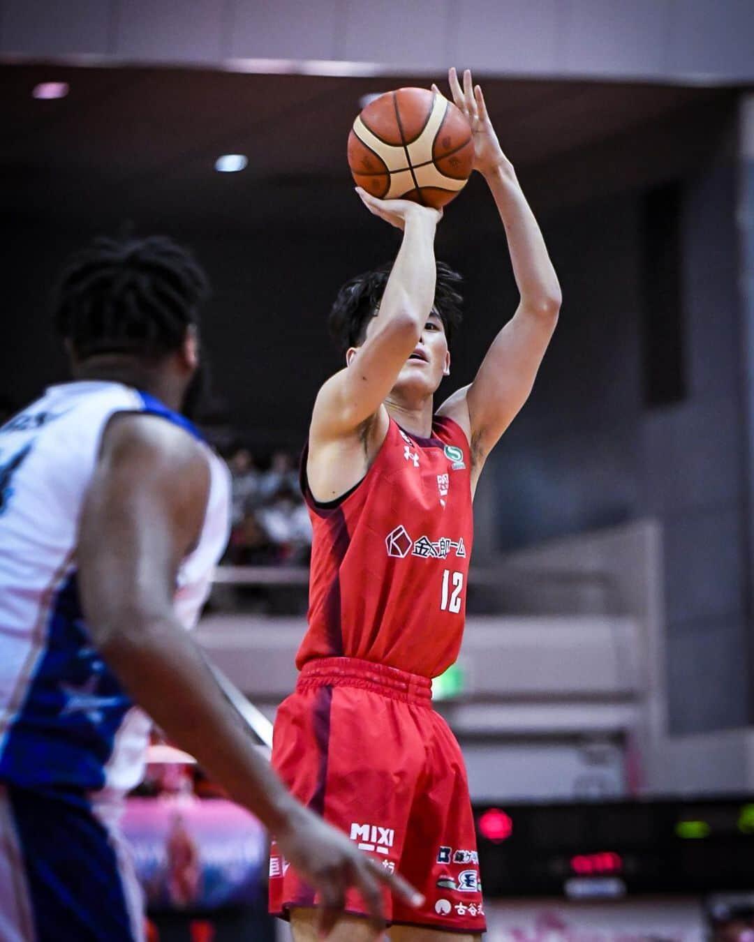 千葉ジェッツさんのインスタグラム写真 - (千葉ジェッツInstagram)「試合風景📸  B.LEAGUE2023-24 vs.三河 🏀試合終了🏀 千葉J 101-90 三河  #激戦を制し #価値ある一勝 #富樫勇樹 #B1最速 #3Pシュート #900本達成 #おめでとう #congratulations  #chibajets #Bリーグ #千葉ジェッツ #バスケ #basketball #portrait  #photograph #ジェッツ写真部 #レンズ越しの世界 #応炎📣🔥 #ありがとうございました✨️」11月5日 19時41分 - chibajets_official