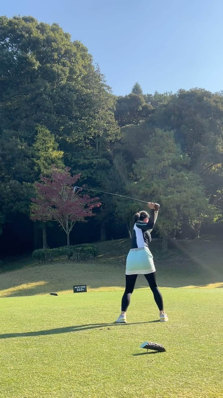 杉山美帆のインスタグラム：「歓声が嬉しい🤣🤣🤣🫶🏻  #バイトするならエントリー #zenken #myアセット #golf #ゴルフ #ドライバー」