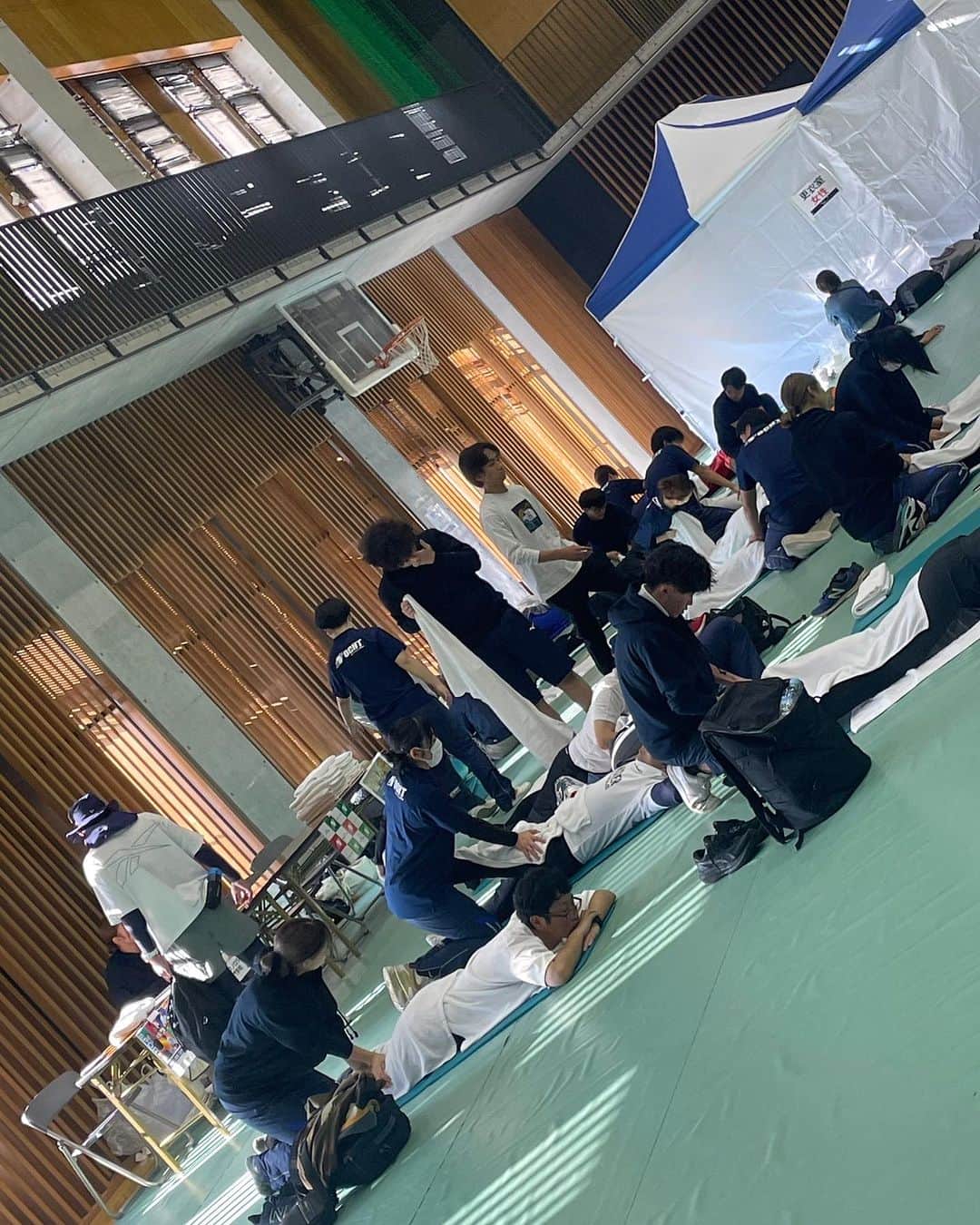 [公式]大阪ハイテクノロジー専門学校さんのインスタグラム写真 - ([公式]大阪ハイテクノロジー専門学校Instagram)「関西エクストリームウォーク100🚶‍♀️に参加された選手の皆様お疲れさまでした👏明石からの100キロのゴール地点で136名の方にコンディショニングブースを利用していただきました😌✨たくさんのありがとうが学生トレーナーの勉強意欲に変わりました🙌🌟  #大阪ハイテク #専門学校 #医療 #スポーツ #バイオ #再生医療 #人工知能 #授業 #実習 #アスレティックトレーナー #鍼灸師 #柔道整復師 #臨床工学技士 #バイオ技術者 #AIエンジニア #新大阪 #高校生 #部活 #関西エクストリームウォーク」11月5日 19時59分 - osakahightech