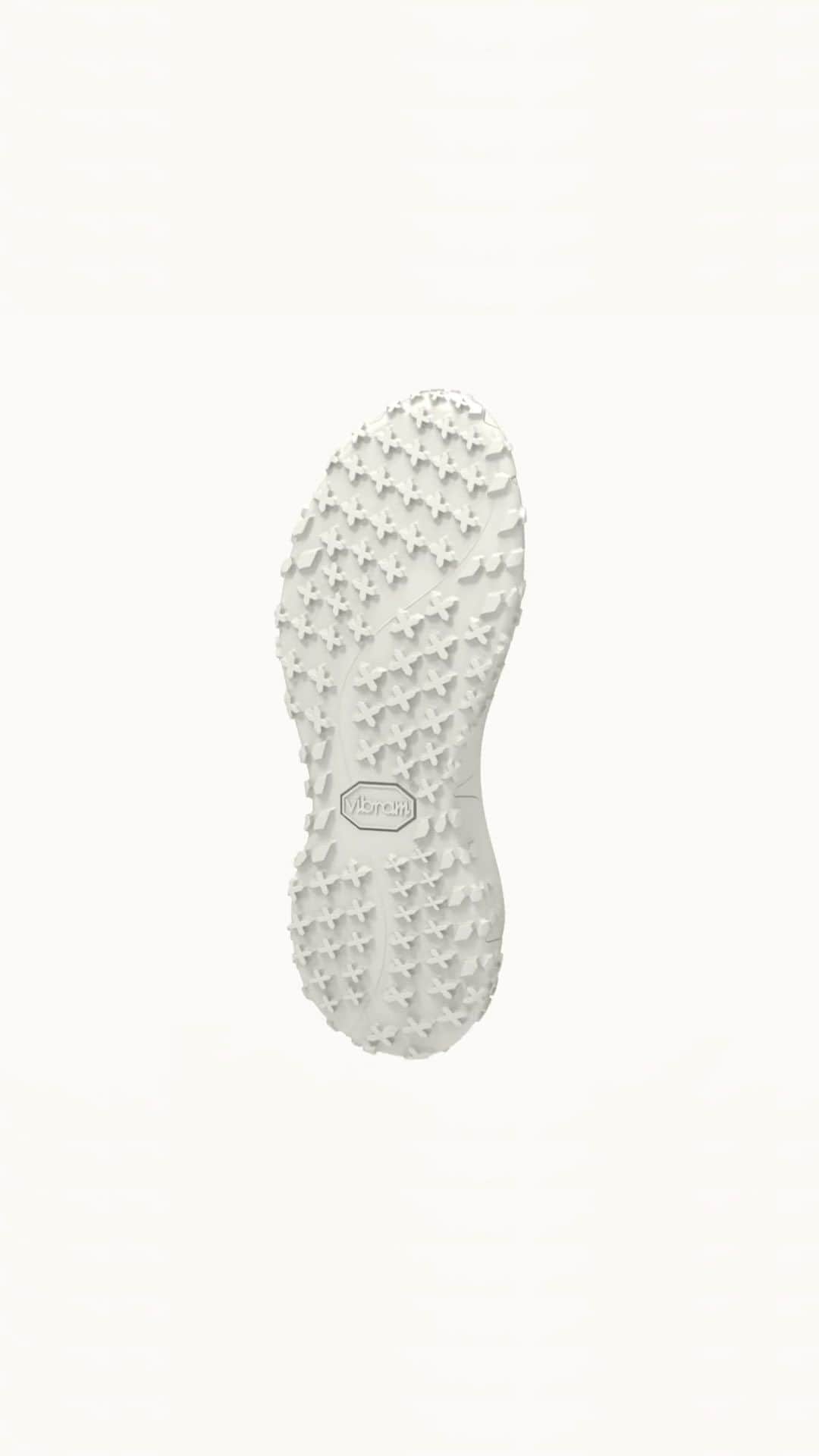 ブッテロのインスタグラム：「Through cutting-edge advancements, the @Vibram sole elevates the Vinci X, enhancing their performance and durability to new heights.  #Buttero #VinciX #Vibram #sneakers」
