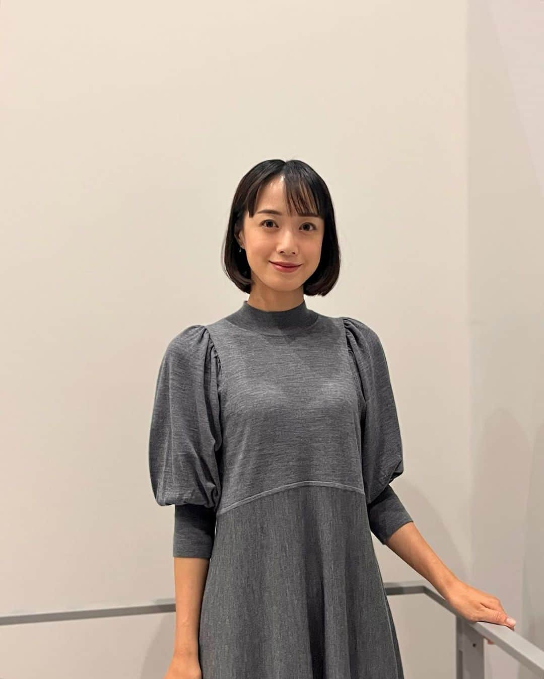 八木麻紗子のインスタグラム：「. 日曜日のスーパーJチャンネル、 ご覧いただきありがとうございました。  ワンピース @anayi_official   ボリュームのある袖が可愛いニットワンピースでした☺︎  #スーパーJチャンネル #テレビ朝日 #八木麻紗子」