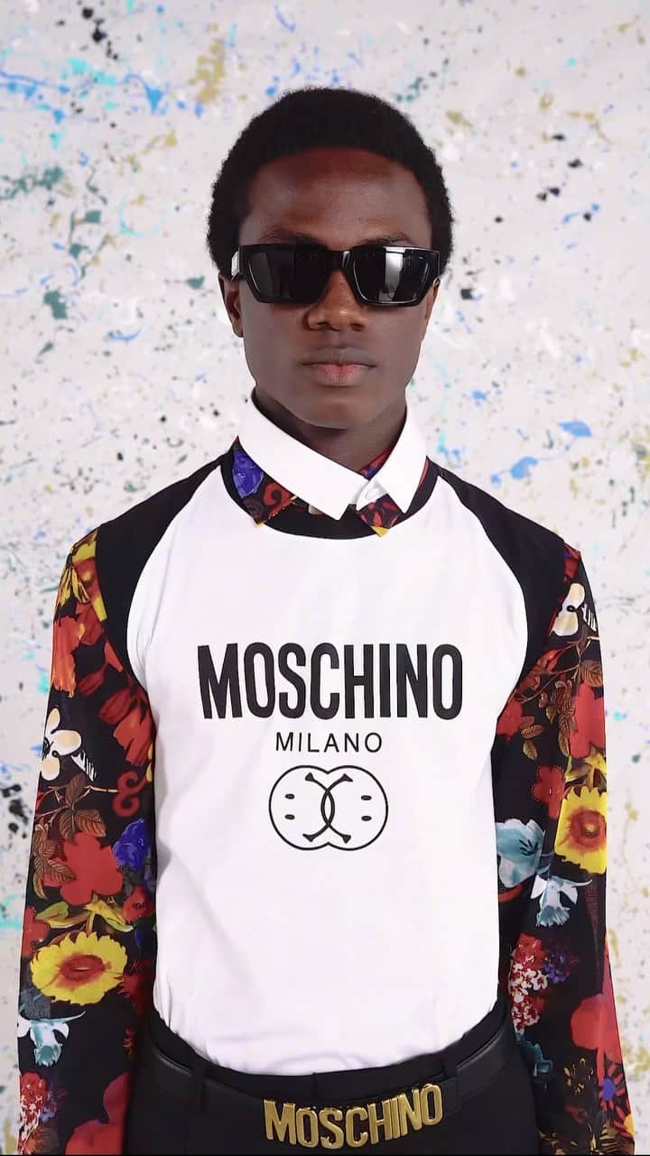 Moschinoのインスタグラム：「Florally obsessed – and you will be too. Take your pick of the latest Moschino menswear collection.  #Moschino #MoschinoResort24 #MoschinoMenswear」
