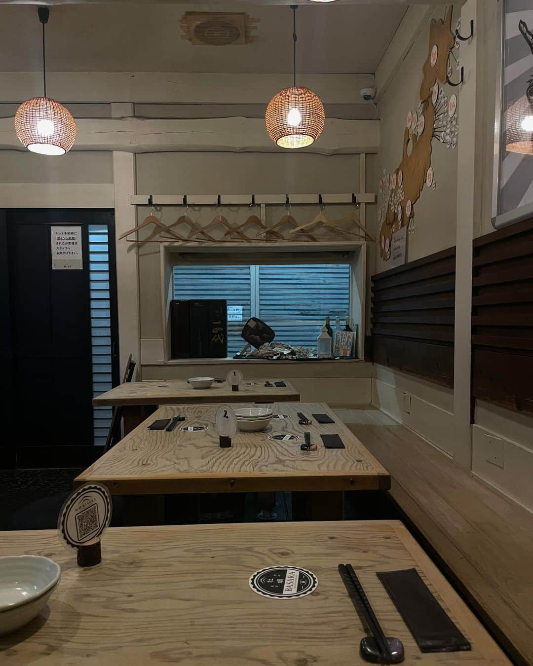 Lilmeさんのインスタグラム写真 - (LilmeInstagram)「안녕!한국〜🇰🇷 久しぶりに韓国に来ています！ 今回は2週間程滞在する予定です!  そして韓国行く前にどうしても生牡蠣が食べたくて 一人で牡蠣を食べに行ってきました🦪  生牡蠣、蒸し牡蠣、牡蠣フライ食べ放題だったので 1人で25個牡蠣を食べて大満足！！わら  今の時期の牡蠣の食べ放題は宮城県の牡蠣で この時期は塩味が強めな為、 白ワインとの相性が良かったです🍾🤍  もっと寒い時期になるとクリーミーな牡蠣が食べれるらしいのでまた日本に帰ったら生牡蠣食べたいです😂🦪❤️ 今度は牡蠣好きの友達と行ってまたたくさん食べたい！笑 @kakibasara  #PR#府中グルメ #府中ごはん #府中飲み #府中居酒屋 #府中駅 #府中市 #府中市グルメ #府中市居酒屋#牡蠣#牡蠣食べ放題#生牡蠣」11月5日 20時06分 - lilme_official