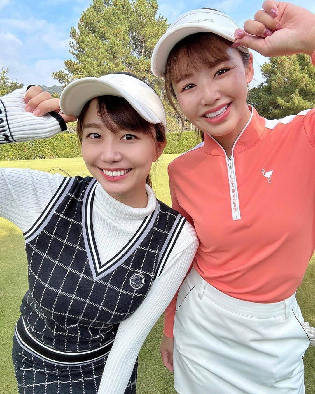 とくさきのインスタグラム：「@yuu1115yuu とラウンドイベント💕👭⛳️ 参加してくださった皆様ありがとうございました！✨ すごく楽しかったです😌 . ゆぅちゃんとゴルフウェア着てゴルフ場に一緒にいるのが久しぶりすぎた❤️ . 私は @chucuchu_official 着て、 ゆぅちゃんは @junandrope な日でした🥰  #ゴルフ#ゴルフ女子#golf#golfgirl#golfswing#ゴルフスイング#sports#スポーツ#スポーツ女子#골프#골프여자#尔夫球#高尔夫#ゴルフウェア#golfwear#相生カントリークラブ」