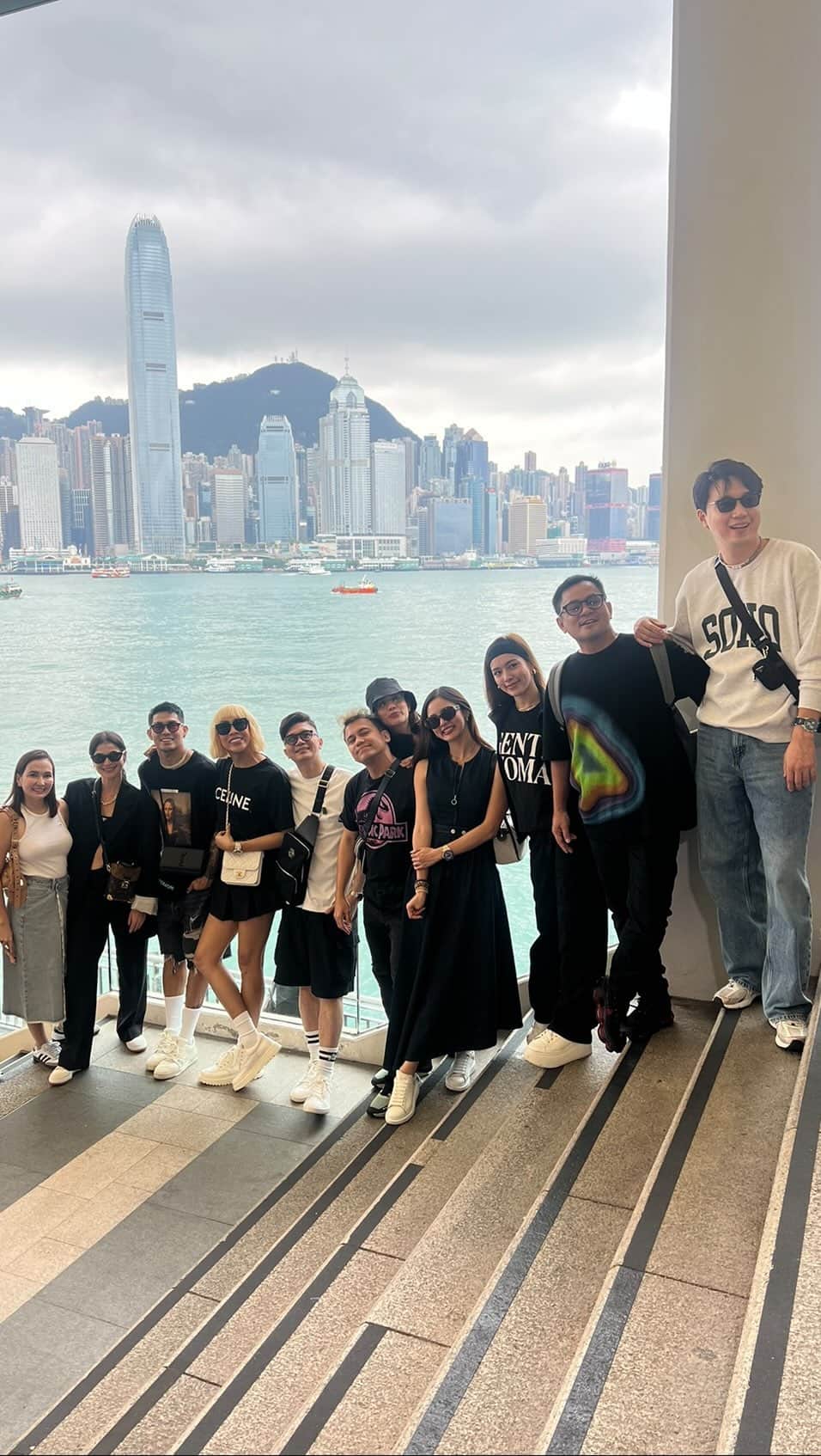 Kim Chiuのインスタグラム：「New vlog!😁 SHOWTIME FAM BONDING SA HONGKONG!!!🇭🇰 visit my channel Kim Chiu Ph 😘 Don’t forget to subscribe!!!💗」
