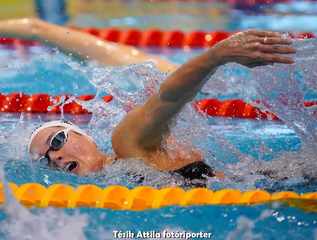 ズザンナ・ヤカボスのインスタグラム：「🏊🏼‍♀️」