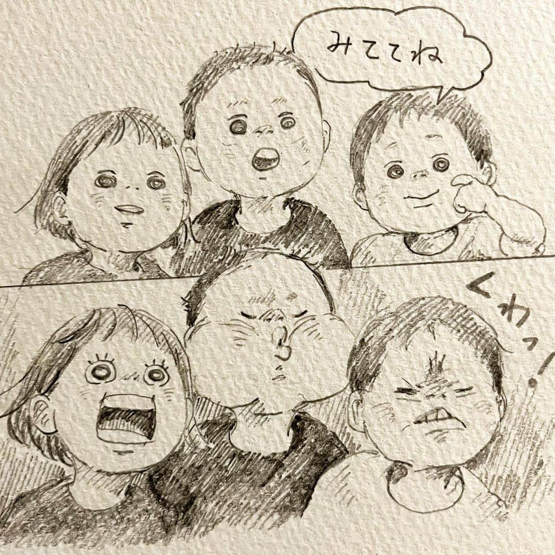 いとうさんのインスタグラム写真 - (いとうInstagram)「うさぎ組の子たちとにらめっこ。  保育現場や学校を訪れて遊んでいる今日この頃、子どもたちの丸いほっぺに、たまに姪っこたちを思い出しています^_^  ●原画展のお知らせ 足を運んでくださった皆様、いつも応援してくださる皆様、心より感謝申し上げます。  イトウハジメ原画展 「光のダンス」 2023.10.31tue - 11.19sun 13:00-19:00(最終日17:00まで) 高円寺駅から徒歩７分。  ９月に出版された新刊『美術の進路相談』(ポプラ社)には、様々な風景や子どものイラストが掲載されています。 この本を作るにあたって重ねた取材では、これまでのコミックエッセイとは異なるイメージ画やスケッチが数々生み出されました。 今回は、こうした未公開イラストや図書の原画を多数展示いたします。  店頭では、ポプラ社から発売している新刊の購入のほか、イトウハジメが近年手がけた図書もご紹介しています。  原画展の詳細やグッズ販売については、ギャラリーHPをどうぞご覧ください^_^  　#イトウハジメ #美術の進路相談 #発達臨床サポートブック 　#イトウハジメ原画展　#イラスト　#漫画」11月6日 6時41分 - itototoon