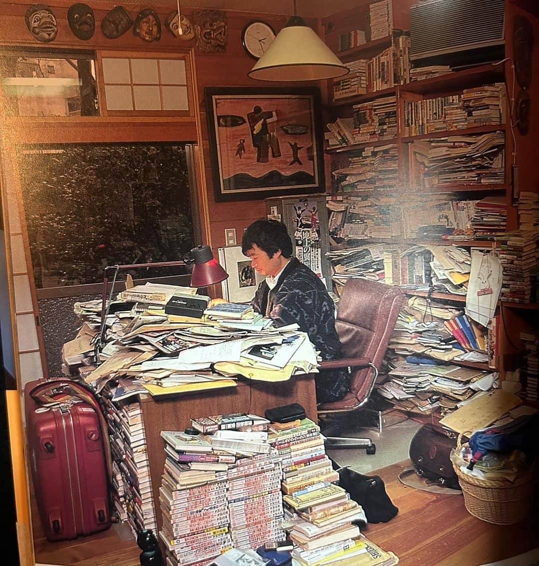 KEN KAGAMIさんのインスタグラム写真 - (KEN KAGAMIInstagram)「立松和平さんの書斎」11月6日 7時06分 - kenkagami