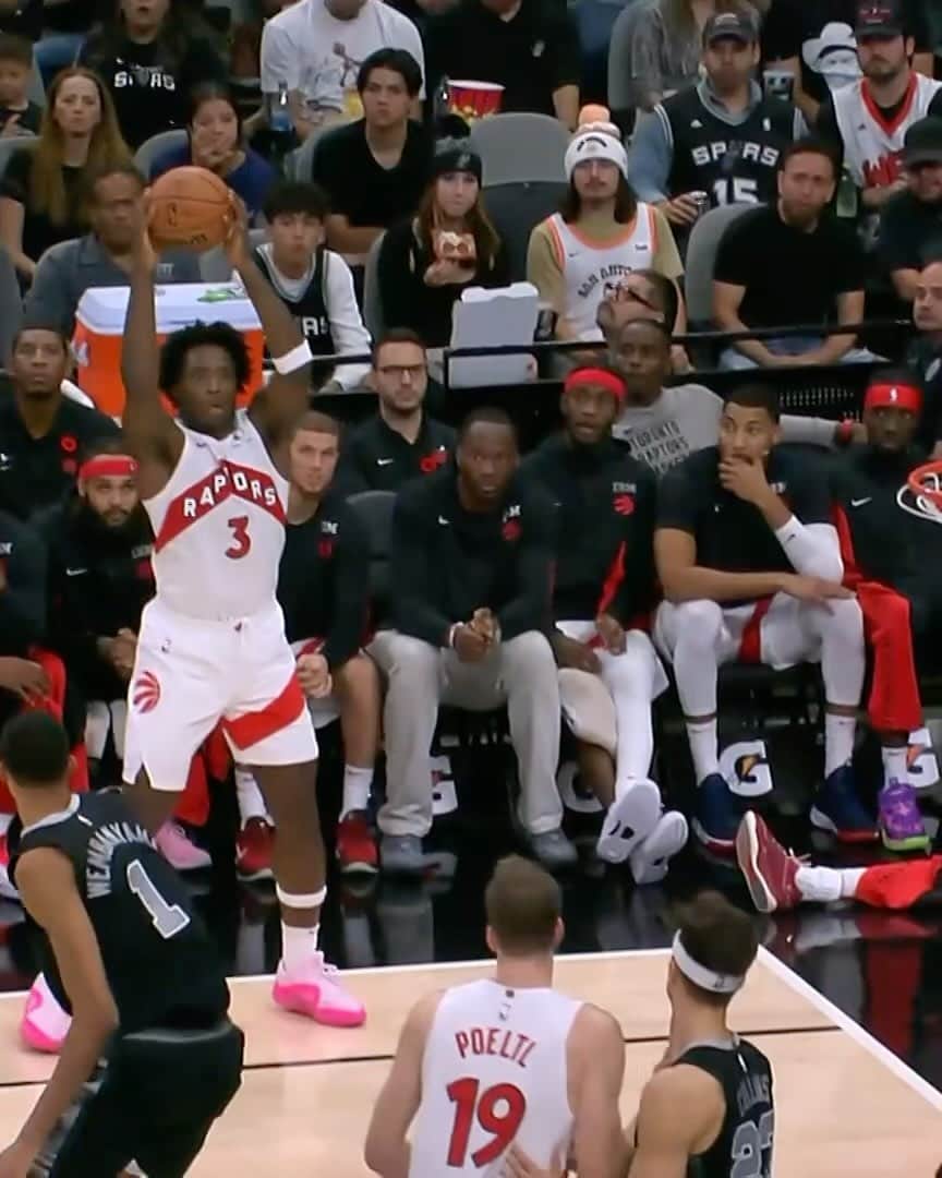 NBAのインスタグラム：「@wemby covers serious ground for the swat! #NBARooks  <Watch LIVE on the NBA App • link in bio>」