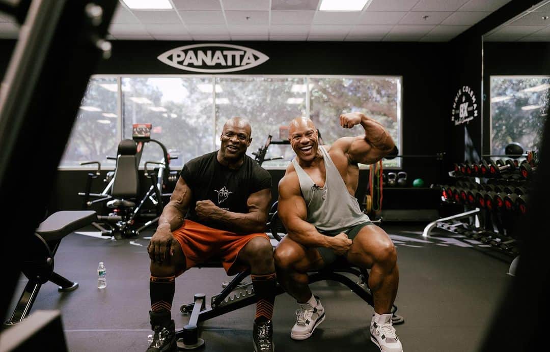 Phil Heathさんのインスタグラム写真 - (Phil HeathInstagram)「15 Olympia Titles 🏆 It’s always great getting together with my boy @philheath!! This was our first time ever training together but I’m for sure it won’t be our last…video of our back and bicep workout in the @panattaofficial gym dropping real soon on my YouTube channel…YEAH BUDDY 📸: @yourfriendcurtis」11月6日 7時11分 - philheath