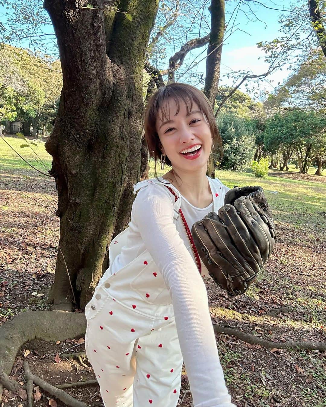 谷まりあさんのインスタグラム写真 - (谷まりあInstagram)「YouTubeで投げました⚾️ フォームご指示お待ちしてます！！🫡 キャッチボールならいつでも付き合います😎  #baseball ♡」11月5日 22時27分 - mariaaaa728