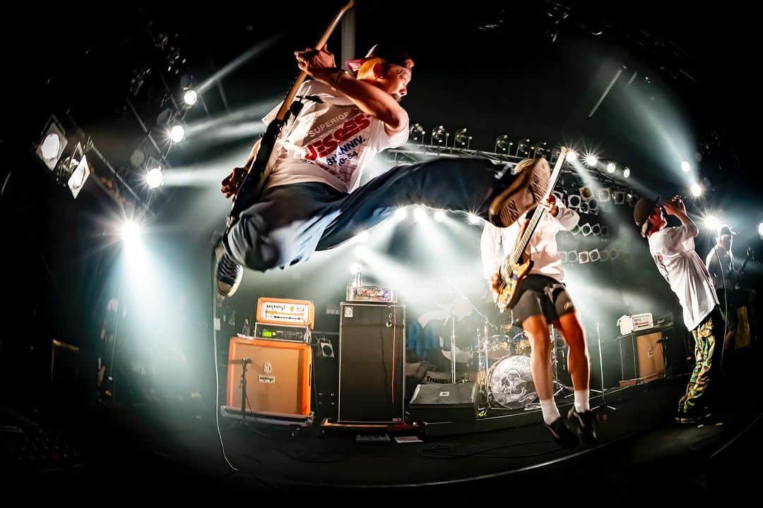 SHADOWSのインスタグラム：「PIRATE SHIP 2023 “don’t stop beating” 大分 T.O.P.SBittsHALLありがとうございました！  明後日からは、THE FOREVER YOUNG とTRIANGLE EXTRA九州3ヶ所！！ 11/7(火)鹿児島SR HALL 11/8(水)福岡LIVE HOUSE OP’s 11/10(金)久留米UEPON  📸@Takashi_Konuma」