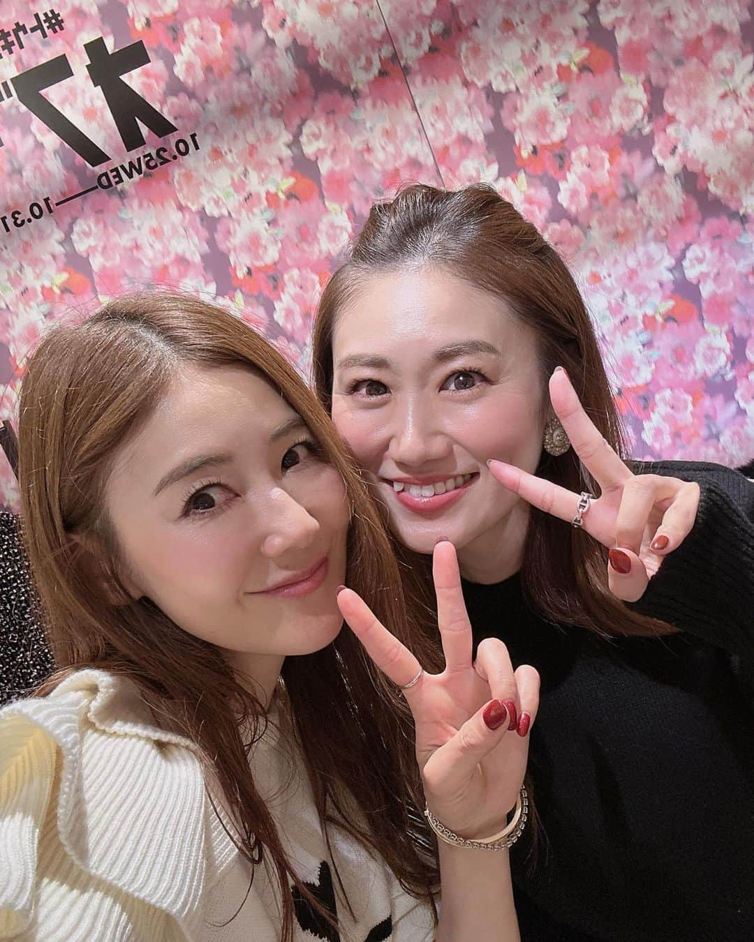 kiyomi medeirosさんのインスタグラム写真 - (kiyomi medeirosInstagram)「@obli_official 伊勢丹POP UP🩷🩷🩷  大好きなみんながPOP UPに来てくれました🥹🫶💜💜💜みんな本当に本当にありがとう🥹🙏✨みんなのコーデが可愛過ぎて本当に感動だったよぉ🥹😭🩷🩷🩷  そしていつも助けてくれるかわい子ちゃんみんなありがとう🥹🫶💜💜💜  萌ちゃん、今回のポップアップも本当に本当にお疲れ様ね🥹💜💜いっぱいのありがとうと愛を送るよ🥹🫶💜  @nobuko_ishijima14 💜 @miwamiwa0209 💜 @risako_shima 💜 @aoi__1026 💜 @_neunghyang_s 💜 @luck_moe 💜  #OBLI#2023AW#fashion#coordinate#ootd#POPUP#limitedshop#ISETAN#ISETANSHINJYUKU#オブリ#ファッション#コーディネート#ママコーデ#今日のコーデ#ポップアップ#リミテッドショップ#伊勢丹#伊勢丹新宿店#秋冬コーデ#コーデ」11月5日 22時40分 - kiyomimedeiros