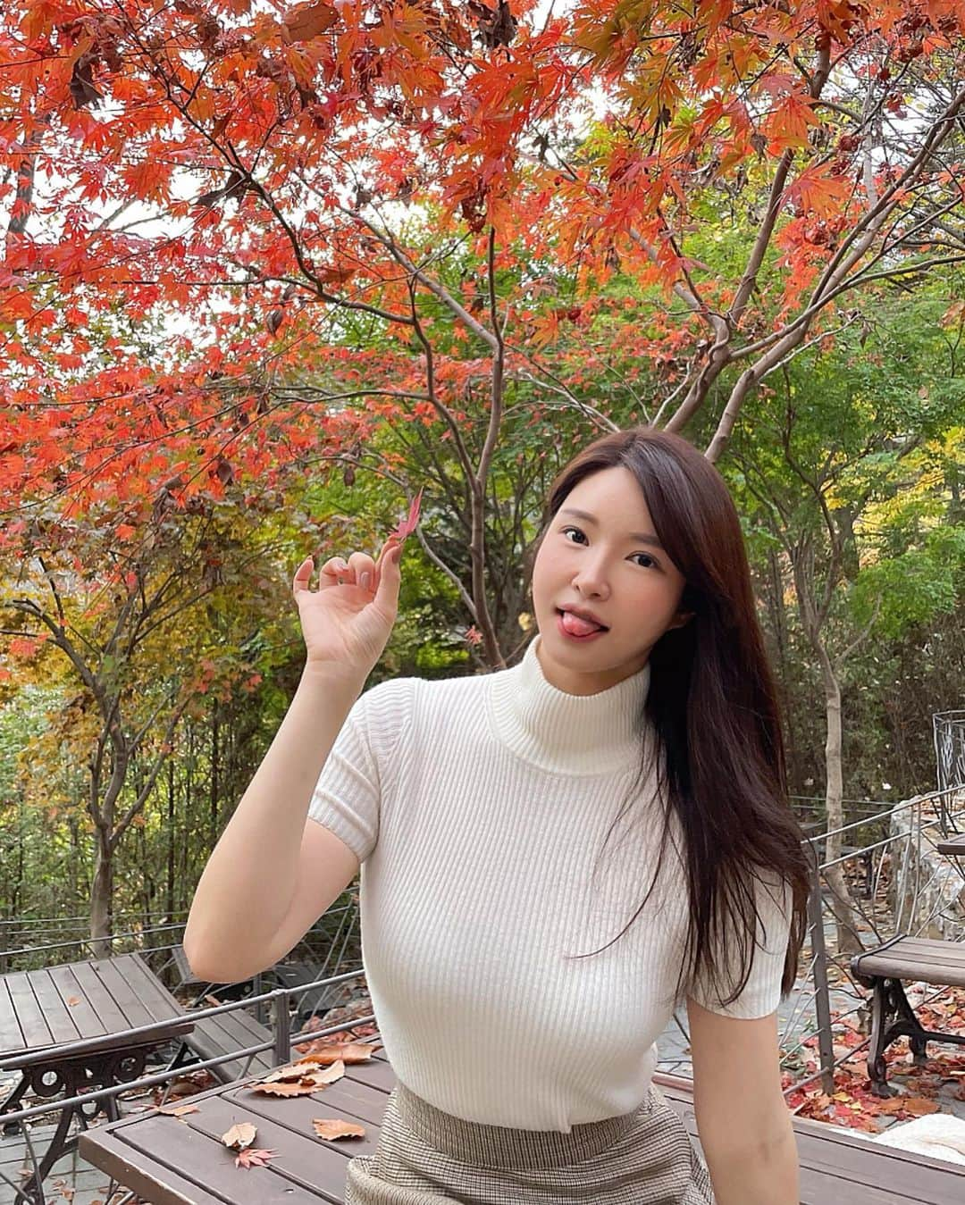 李到華さんのインスタグラム写真 - (李到華Instagram)「왕 좋았던 #화담숲 🍁 비가와서 많이 떨어지긴 했는데 그래도 너무 아름다움… 진짜 매년 와야지 👍 . . . . . #주말기록 #단풍구경 #단풍여행지 #단풍볼곳 #가을산행 #가을단풍 #화담숲단풍」11月5日 22時45分 - ah____rim