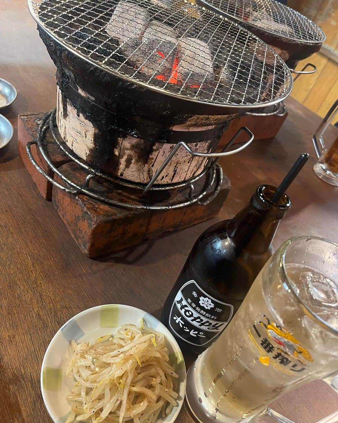 やまだひさしのインスタグラム：「孤独のグルメ 帰国して直行する先はホルモンw どんだけ内臓好きなんだ。 今日もいい酒。 #やまだひさし  #ラジオ #DJ #ホルモン #まさる」