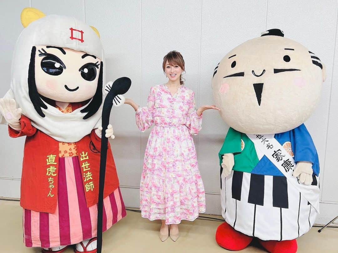 のインスタグラム：「浜松にて  家康くんと直虎ちゃん  #家康くん #直虎ちゃん  #お仕事 #浜松 #記念写真」